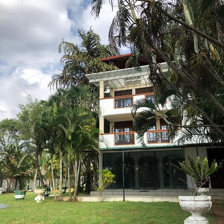 Amani Lake Resort Panadura Bagian luar foto